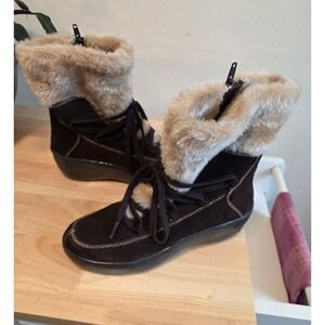 Baretraps Furry Brown Suede Faux Fur Lined Lace Up Side Zip Winter Boots 7.5M